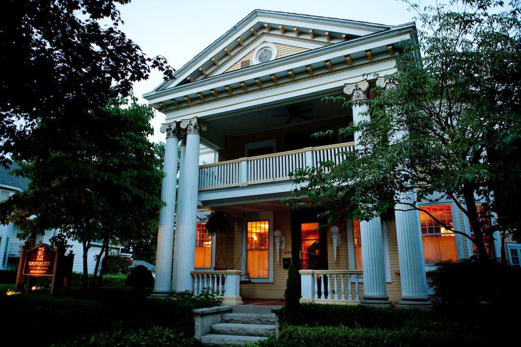 Showers Inn Bloomington Exterior photo