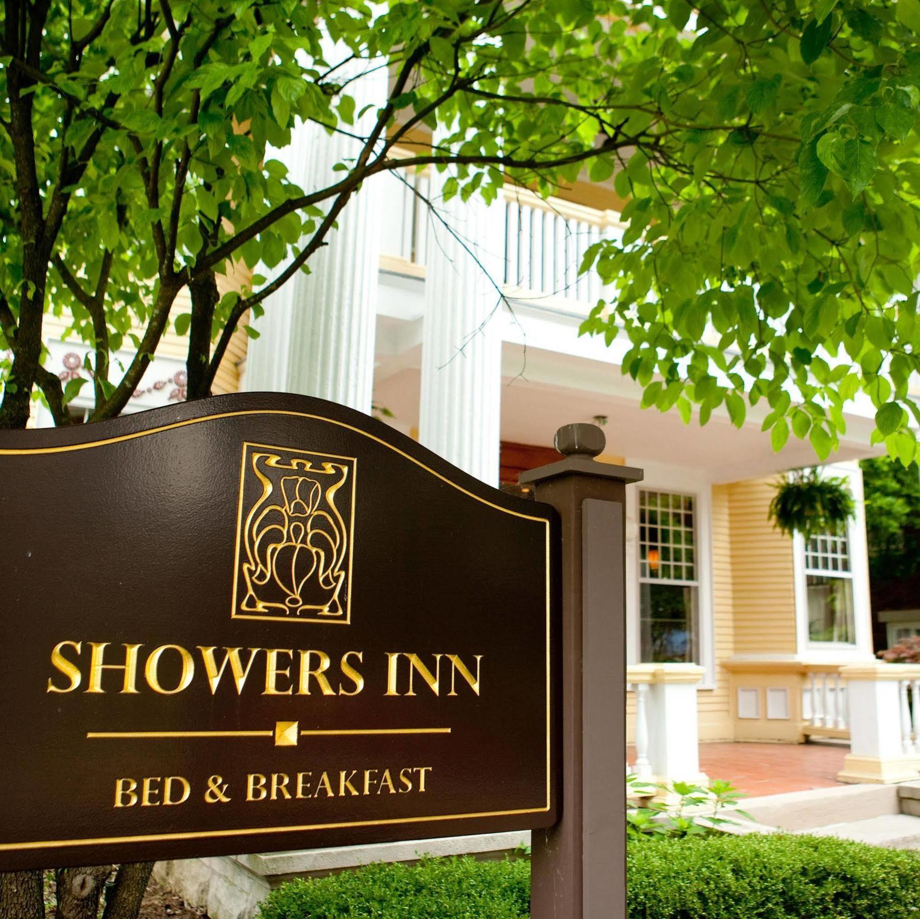 Showers Inn Bloomington Exterior photo